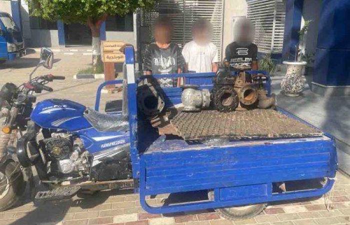 الداخلية تكشف ملابسات قيام شخصين بسرقة محتويات مصنع بالسويس