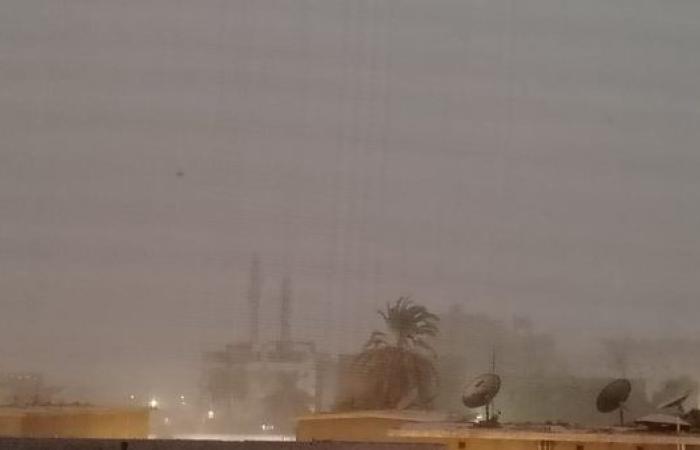 عاصفة ترابية مفاجئة تغطي سماء أسوان.. والأرصاد: أمطار رعدية تضرب 4 مناطق