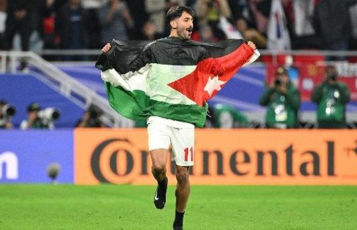 لخلافة وسام أبو علي.. يزن النعيمات يعود لحسابات الأهلي