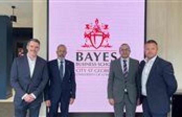 معهد الخدمات المالية يوقع مذكرة تفاهم مع كلية Bayes للأعمال بلندن لتأهيل كوادر قطاع التأمين
