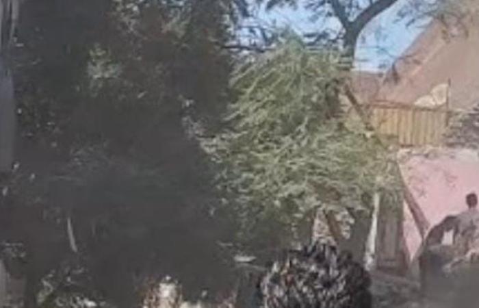 عمليات البحث عن مفقودين بعقار شبرا المنهار