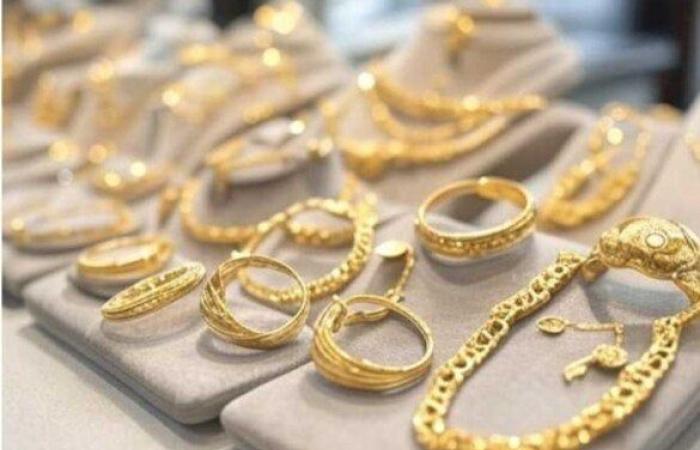 بالبلدي: سعر
      الذهب
      في
      بداية
      التعاملات
      اليوم
      السبت
      19
      يوليو
      2025..
      عيار
      21
      بكام؟