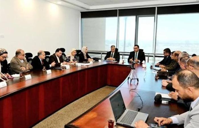 وزير الإسكان ومحافظ الإسكندرية يتابعان عددًا من ملفات العمل المشتركة