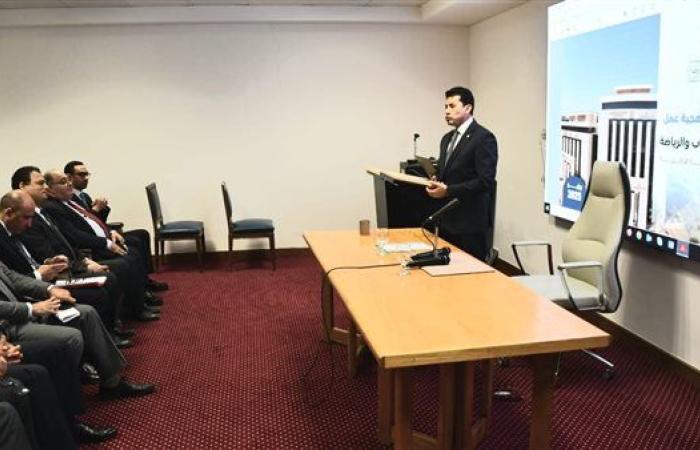 وزير الشباب يلتقي السفراء المنتقلين للعمل بالسفارات والبعثات المصرية بالخارج