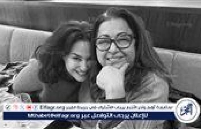 هند صبري تنعى والدتها بكلمات مؤثرة: "ماتت أمي وتوقف الوقت"