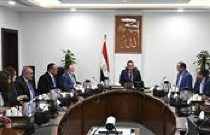 رئيس الوزراء يتابع جهود خفض الدين العام من الناتج المحلي