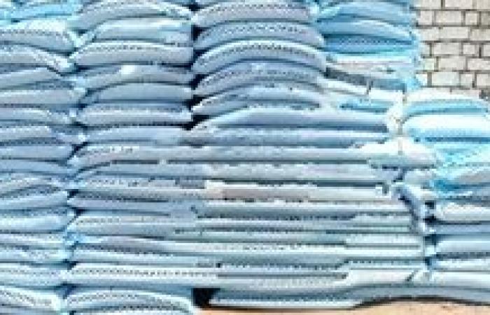 ضبط 20 طن أسمدة مجهولة المصدر و2000 لتر سولار قبل البيع بالسوق السوداء خلال  حملة تموينية بالدلنجات