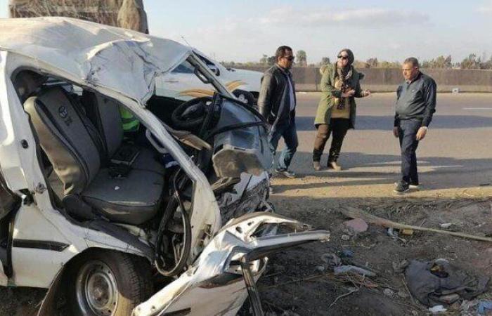 «العربية طارت بيهم».. إصابة 10 أشخاص في حادث انقلاب ميكروباص أعلى الطريق السياحي