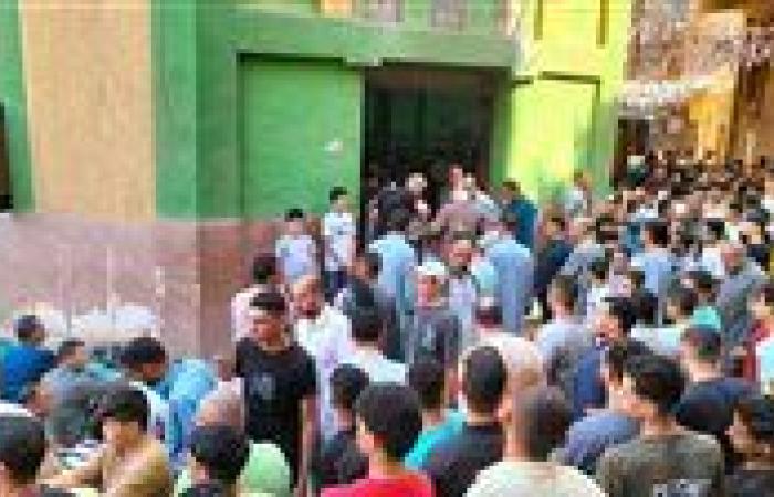 طوخ تودع ضحيتي لقمة العيش في جنازة مهيبة
