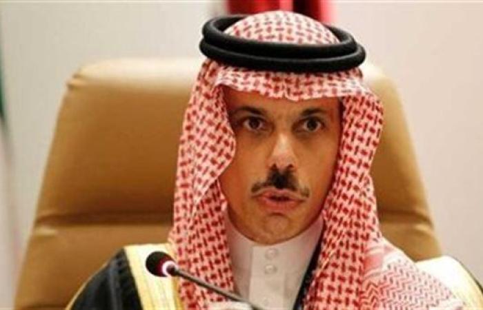 وزير الخارجية السعودي يبحث التطورات الإقليمية مع نظيره البريطاني