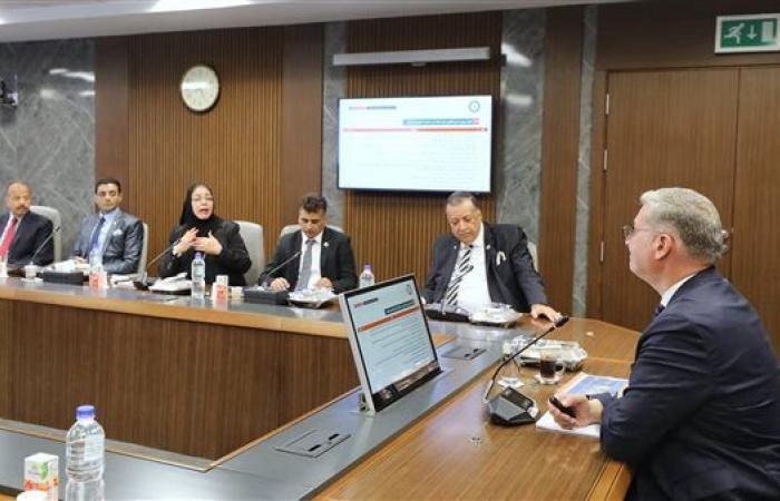 وزير البترول يلتقي مجموعة من كُتاب الرأي وخبراء الاقتصاد والطاقة