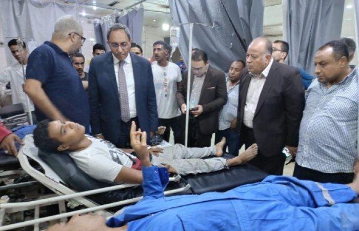 سقوط مظلة تحت الإنشاء بموقف نجع حمادي.. ومحافظ قنا يُوجه بفتح تحقيق عاجل