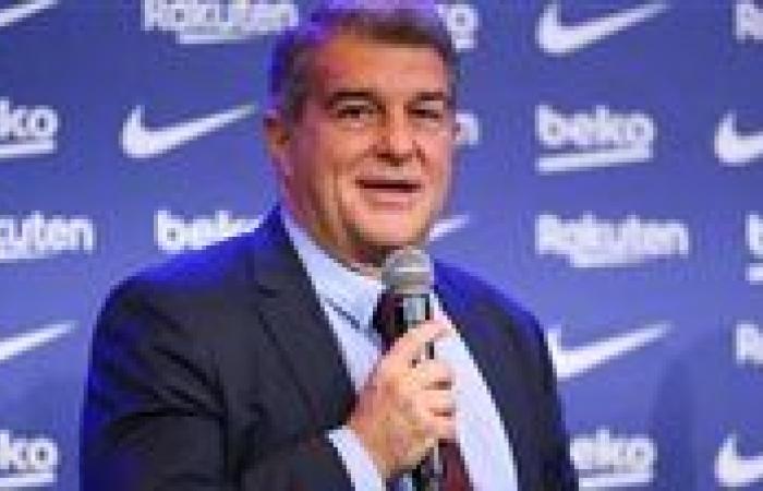 خوان لابورتا: لدينا شعار واحد في برشلونة "العمل ثم العمل فقط" وأتجاهل الرد على تفاهات المشككين