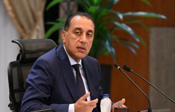 رئيس الوزراء يتفقد عددا من المشروعات بالساحل الشمالي