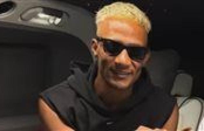 بالصور.. محمد رمضان يكشف عن سيارته الجديدة: الأسطول زاد عربية