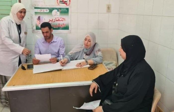 الكشف على 735 مواطنًا خلال قافلة طبية مجانية بكوم حمادة على مدار يومين