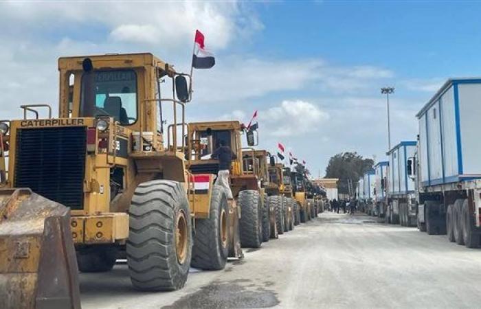 القاهرة الإخبارية: معبر رفح يعمل بكامل طاقته رغم التهديدات.. ومصر تواصل ضخ المساعدات إلى غزة