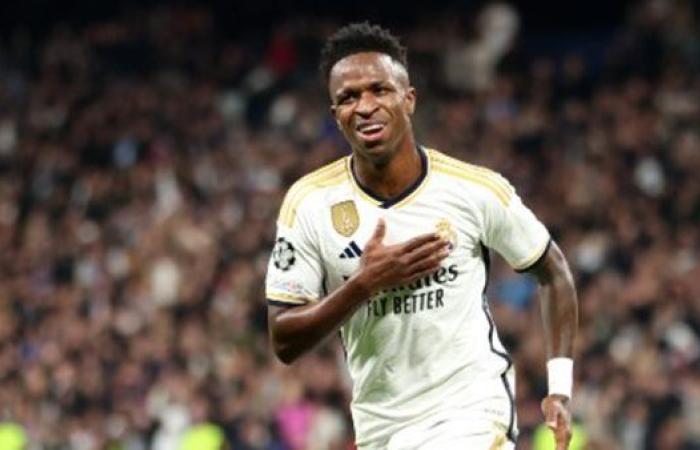 فينيسيوس يتمسك بمساواة راتبه بمبابي.. وريال مدريد لا يستبعد البيع في حال تعثرت المفاوضات
