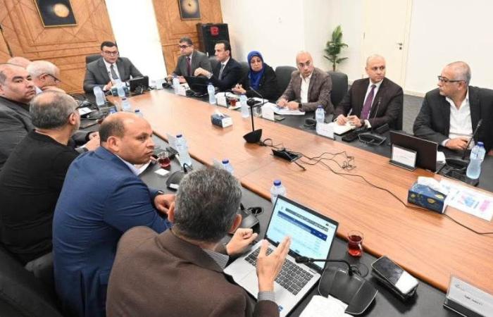 وزير الإسكان يتابع خطط تسويق وتشغيل مشروعات المدن الجديدة مع «سيتي إيدج»
