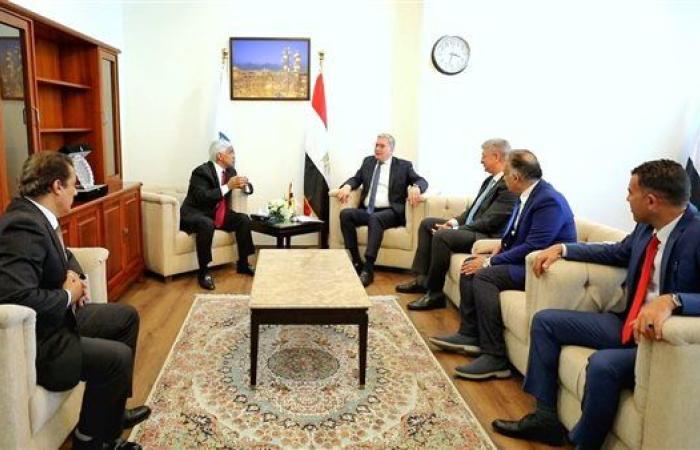 وزير البترول يبحث سبل زيادة الاستثمارات في توطين الصناعة المحلية