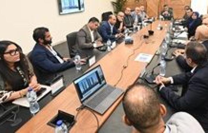 وزير الإسكان يلتقي مسئولي شركة HDB ضمن سلسلة اجتماعات متابعة موقف مبيعات وتسويق المشروعات بالمدن الجديدة