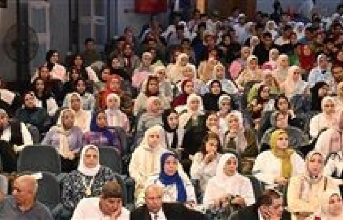 بالصور..  استمرار فعاليات مؤتمر "اختر كليتك" بمجمع دمنهور الثقافي وسط حضور كبير تفاعل طلابي واسع