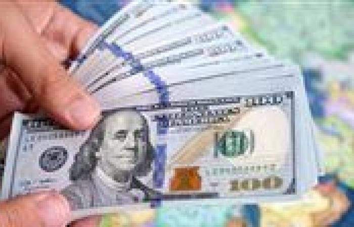 الدولار يتكبد خسائر جديدة مقابل الجنيه في بداية تعاملات الأسبوع