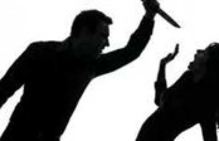 أمام أطفالها.. زوج يهشم رأس زوجته ويطعنها في الغربية