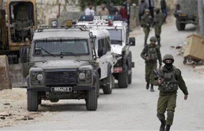 قوات الاحتلال الإسرائيلي تقتحم قرية جنوب نابلس.. وتطلق قنابل صوت تجاه الفلسطينيين