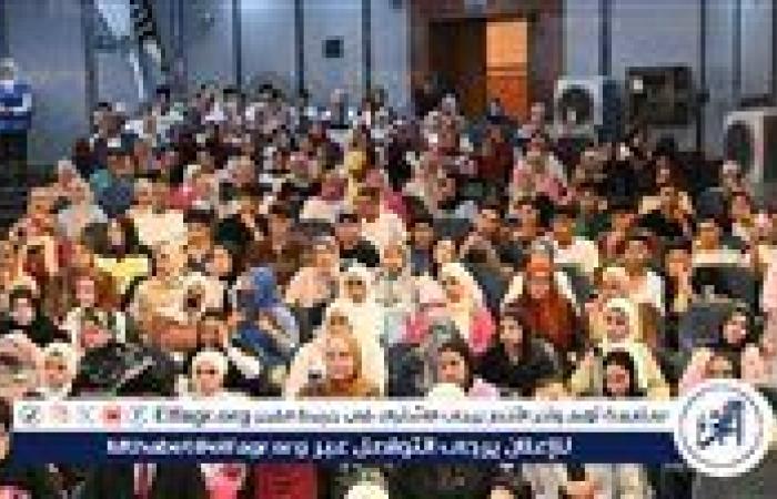 "اختر كليتك".. حضور كثيف لطلاب الثانوية العامة بمجمع دمنهور بالبحيرة (صور)