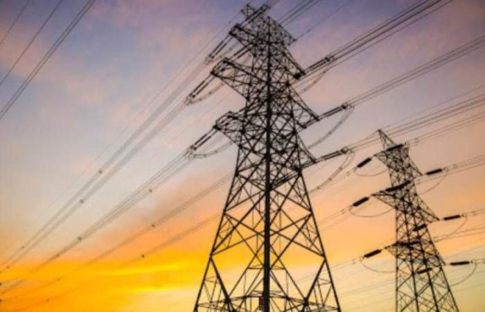 الشبكة الموحدة للكهرباء تستوعب أحمالًا بلغت 39400 ميجاوات بزيادة 1400 ميجاوات عن أقصى حمل العام الماضي