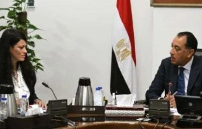 رئيس الوزراء يتابع مع وزيرة التخطيط استعدادات إطلاق السردية الوطنية للتنمية الاقتصادية