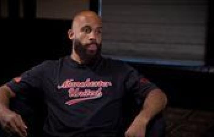 بريان مبويمو: ميسي ورونالدو مصدر إلهامي ومحمد صلاح الأفضل في أفريقيا ومانشستر يونايتد نادٍ عالمي وجماهيره في كل مكان