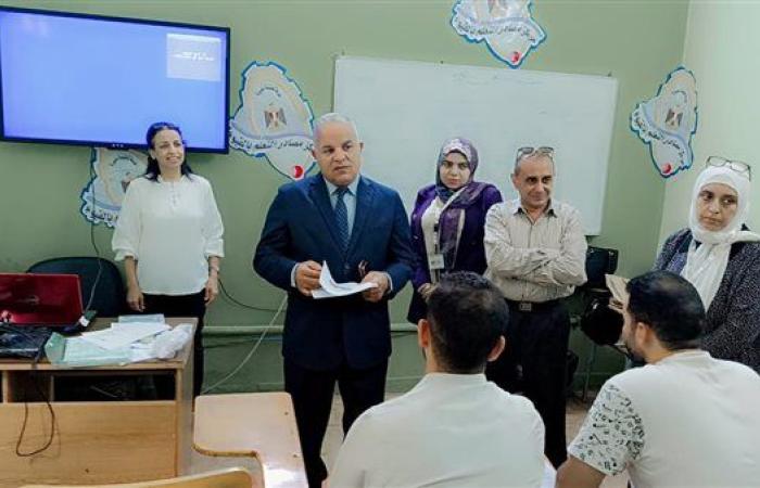 وكيل تعليم الفيوم يشهد تدريب معلمي اللغة الفرنسية على محتوى الكتاب المدرسي