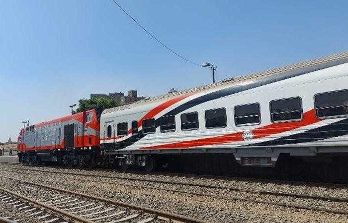 السكة الحديد تعتذر للسادة الركاب عن تأخر قيام القطار رقم 923 المتجه من القاهرة إلى الإسكندرية
