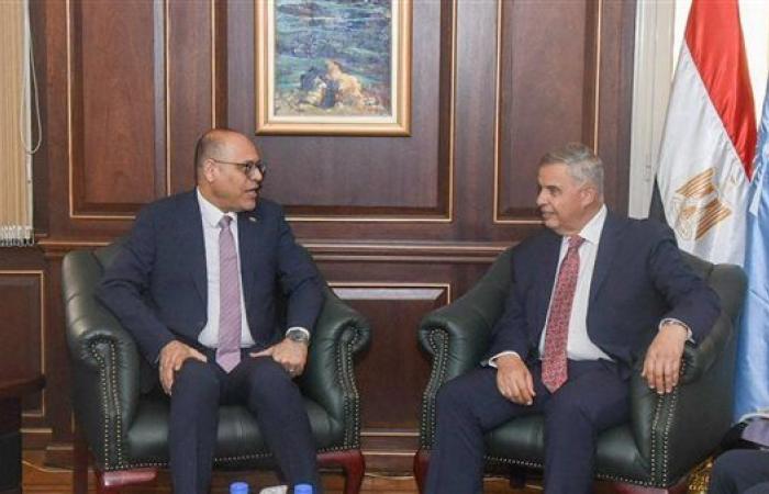وزير العمل يبحث مع محافظ الإسكندرية تعزيز التعاون في قضايا التوظيف والتدريب المهني