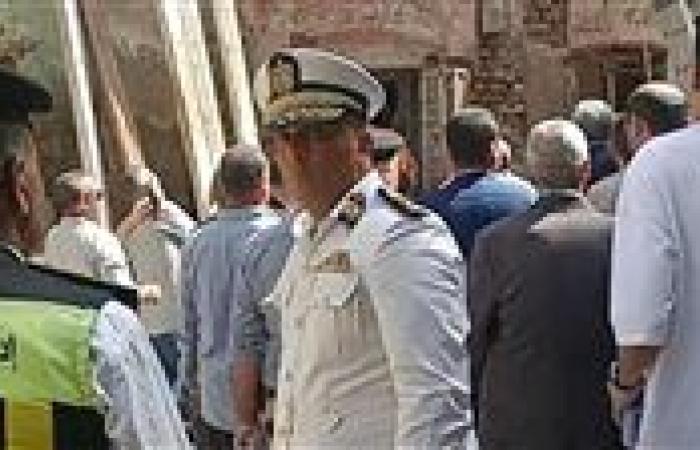 البحث عن مسنة ونجلها أسفل أنقاض منزل منهار بالغربية