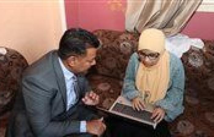 تسليم الأولى على ثانوية الأزهر "لابتوب" مزود بالتطبيقات اللازمه لدعم المكفوفين
