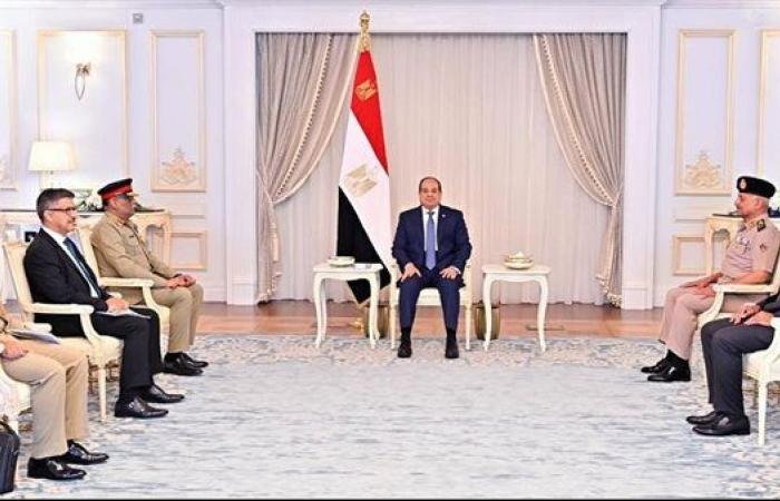 الرئيس السيسي ورئيس هيئة الأركان المشتركة ...