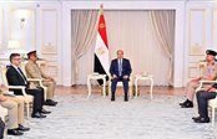 السيسي يبحث سبل تعزيز التعاون المشترك مع باكستان بالمجالات العسكرية والأمنية