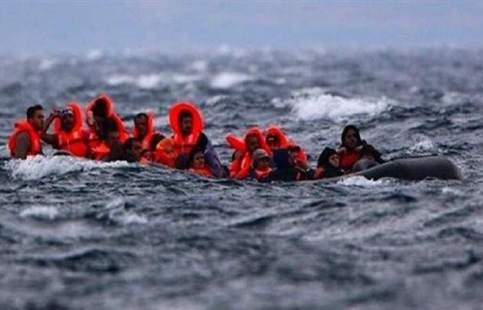 مصرع 18 مهاجرًا مصريًا وفقدان 50 آخرين في غرق قارب قبالة سواحل طبرق الليبية