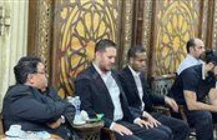 المخرج خالد جلال يستقبل عزاء شقيقه من مسجد الحامدية الشاذلية