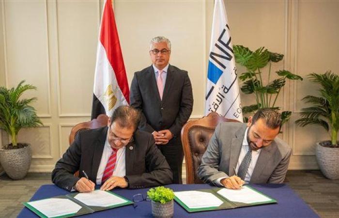 رئيس اقتصادية قناة السويس يشهد توقيع عقد مشروع شركة “CWA”