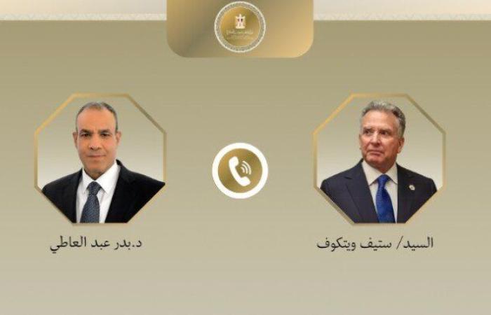 وزير الخارجية يتابع مع مبعوث الرئيس الأمريكي مفاوضات وقف إطلاق النار بغزة
