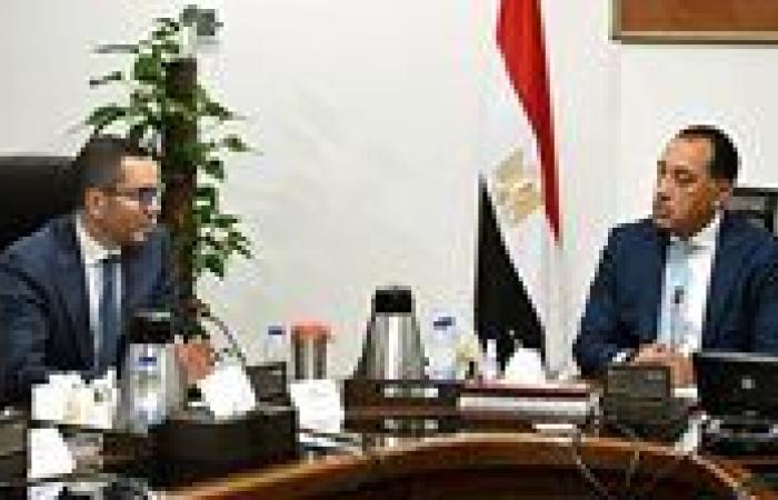 رئيس الوزراء يتابع مع وزير الاستثمار جهود تطوير منظومة الإفراج الجمركي