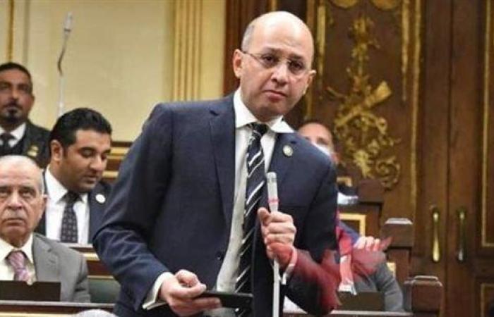 سؤال برلماني بشأن تطبيق الضريبة على الهواتف المستوردة بأثر رجعي