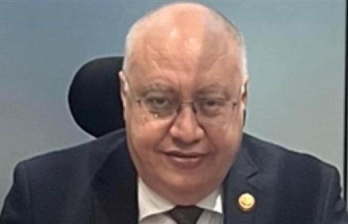 ضبط راكب حاول تهريب 600 عبوة من مستلزمات الأسنان بمطار سفنكس.. صور