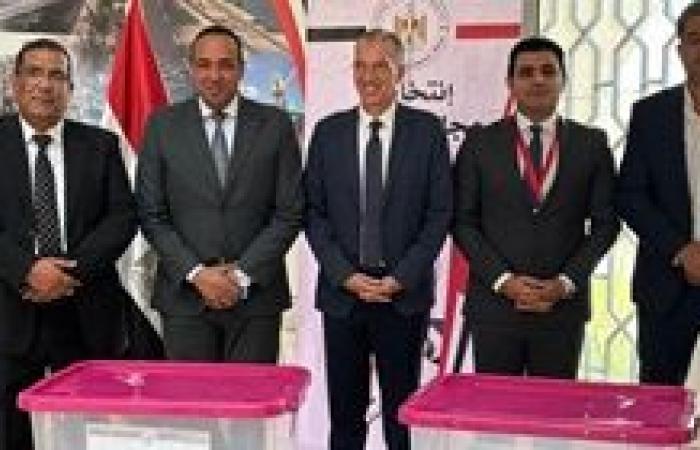 "انزل شارك من أجل مصر".. شعار الجالية المصرية بسلطنة عمان فى إنتخابات مجلس الشيوخ