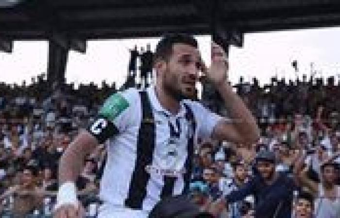 الصفاقسي التونسي يتفق مع علي معلول على العودة بعد نهاية مشواره مع الأهلي
