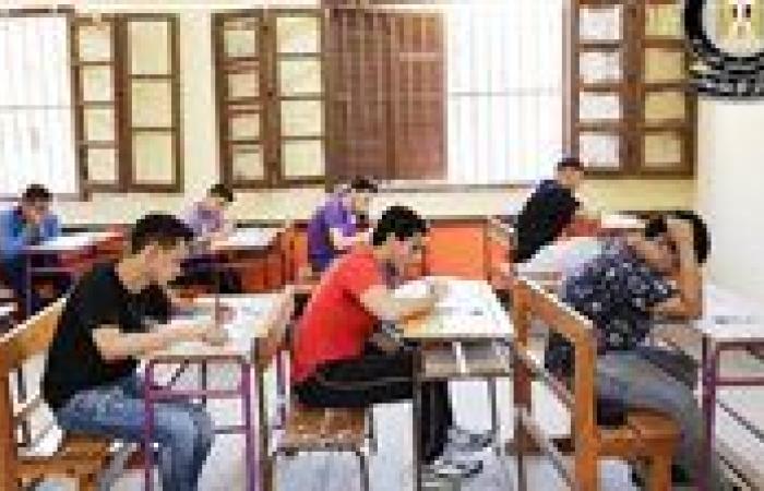 كنترولات الثانوية العامة تستقبل الطلاب المتظلمين لفحص أوراق الإجابة